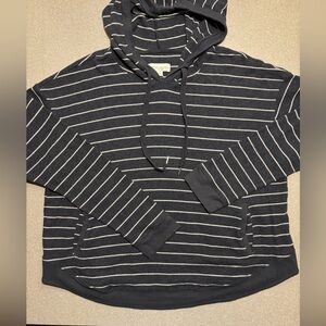 Koolaburra navy Hoodie with White Stripes. Plus size 1X.